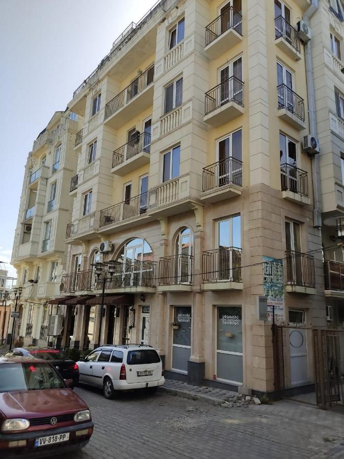 Pushkin Street Pearl Hotel Kutaisi Exterior photo