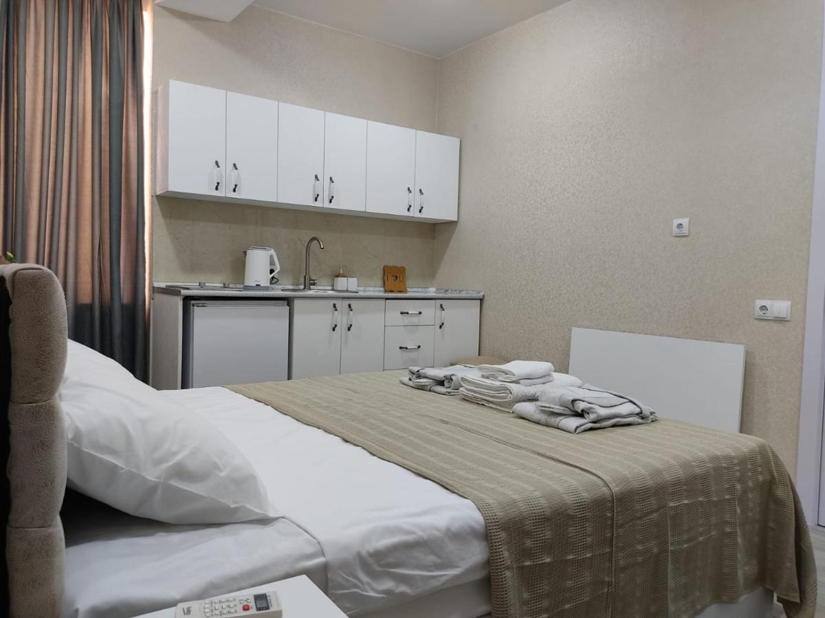 Pushkin Street Pearl Hotel Kutaisi Exterior photo
