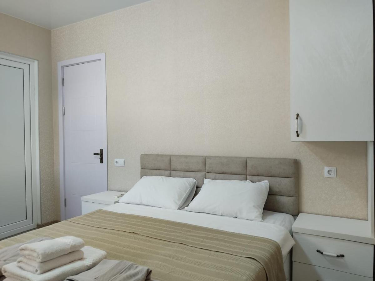 Pushkin Street Pearl Hotel Kutaisi Exterior photo
